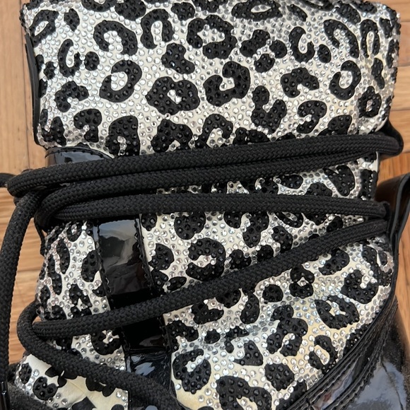 Michael Kors Rhinestones Cheetah Snow boot - Picture 4 of 4
